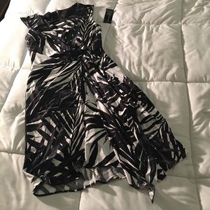 I.N.C | blk,wht palm tree pattern